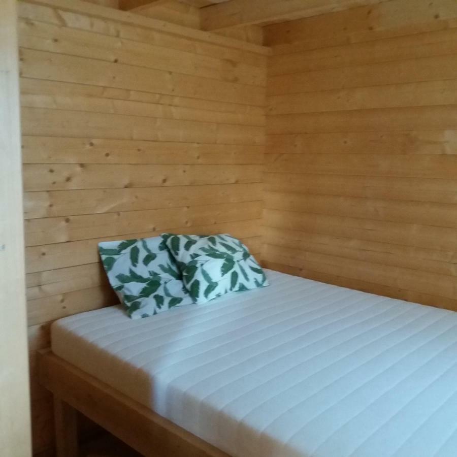 Hueueru Puhkemajad Guest House Huuru Ngoại thất bức ảnh