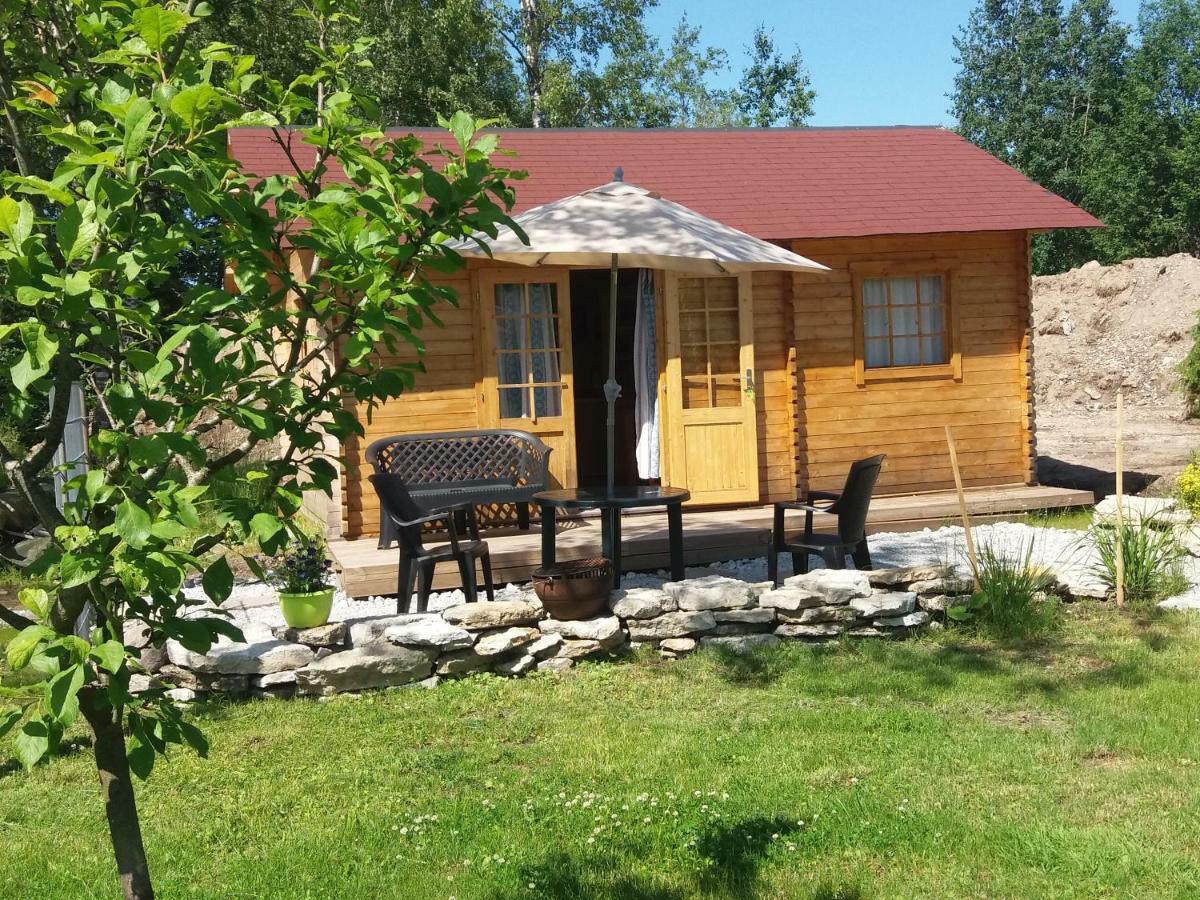 Hueueru Puhkemajad Guest House Huuru Ngoại thất bức ảnh