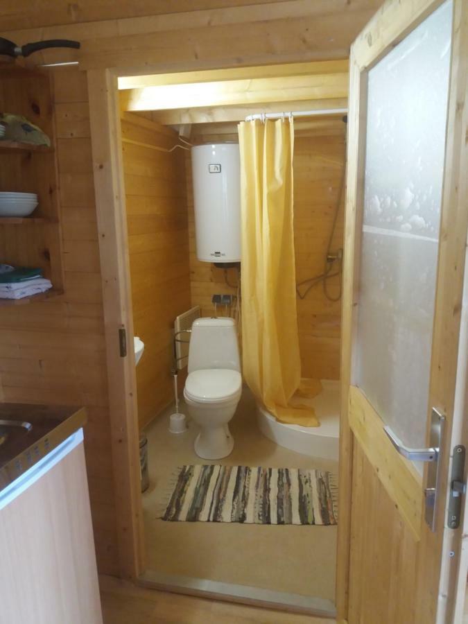 Hueueru Puhkemajad Guest House Huuru Ngoại thất bức ảnh